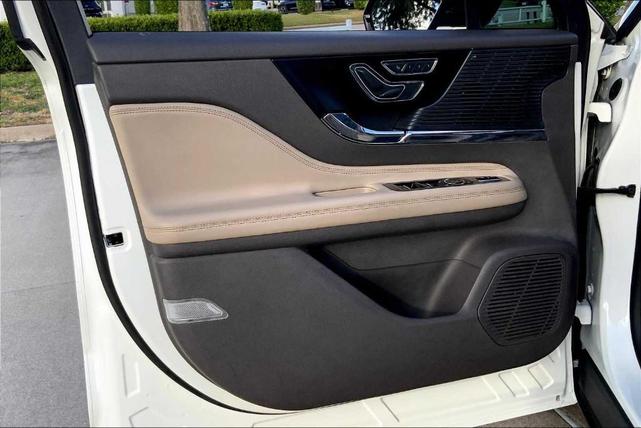 Photo of 2020 Pristine White Lincoln Corsair