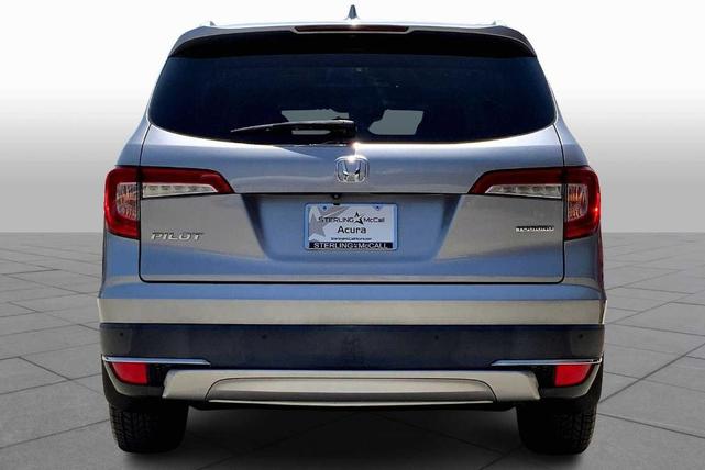 Photo of 2019 Lunar Silver Metallic Honda Pilot