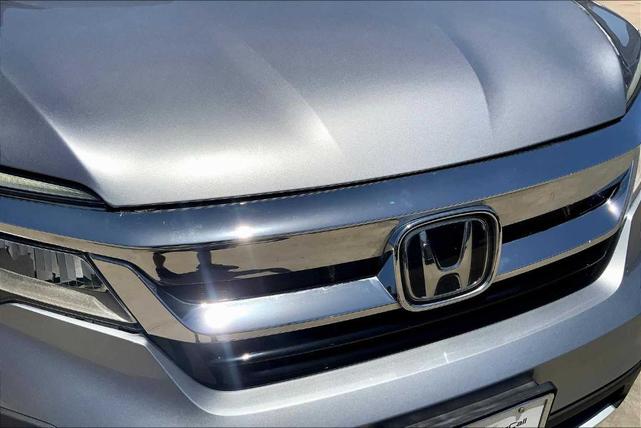 Photo of 2019 Lunar Silver Metallic Honda Pilot