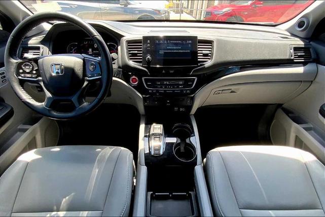 Photo of 2019 Lunar Silver Metallic Honda Pilot