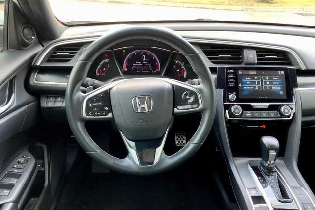 Photo of 2019 Platinum White Pearl Honda Civic