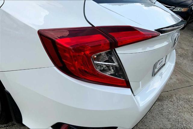 Photo of 2019 Platinum White Pearl Honda Civic