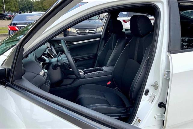 Photo of 2019 Platinum White Pearl Honda Civic