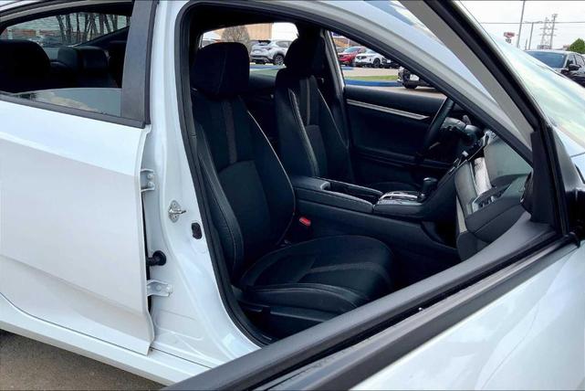 Photo of 2019 Platinum White Pearl Honda Civic