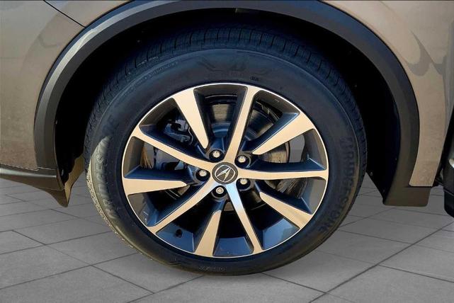 Photo of 2025 Gray Acura MDX