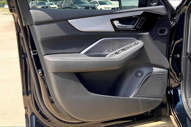 Photo of 2025 Black Acura MDX