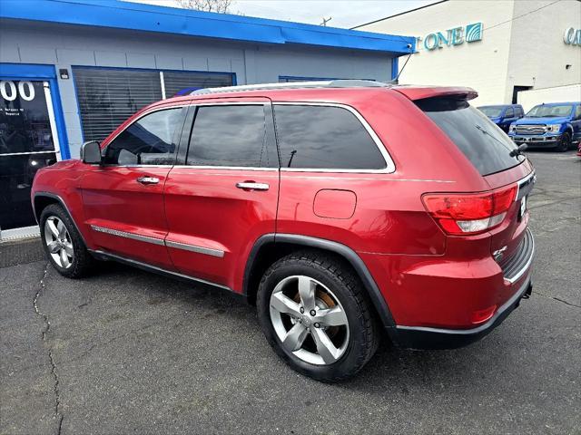 Photo of 2011 Red Jeep Grand Cherokee