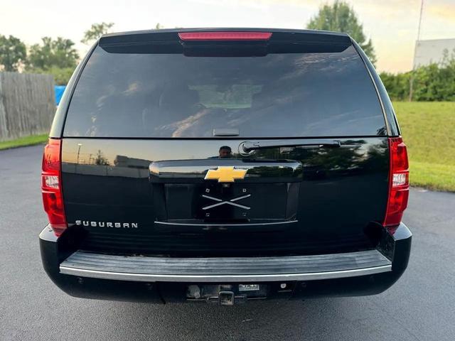 Photo of 2013 Black Chevrolet Suburban