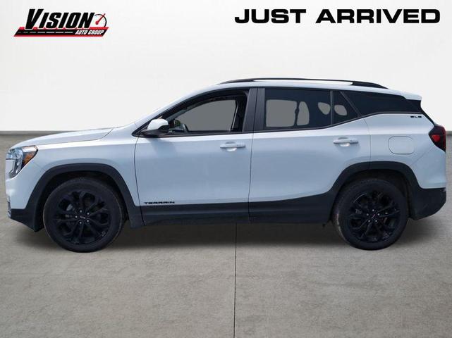 Photo of 2022 Summit White GMC Terrain