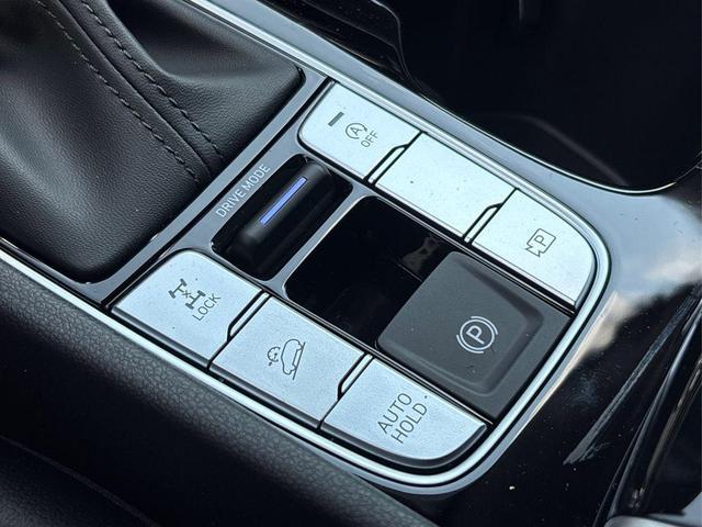 Photo of 2025 Shimmering Silver Hyundai TUCSON