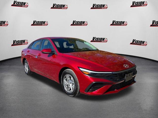 Photo of 2025 Ultimate Red Hyundai ELANTRA