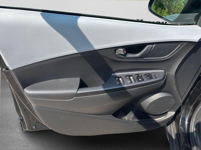Photo of 2018 Ultra Black Hyundai KONA