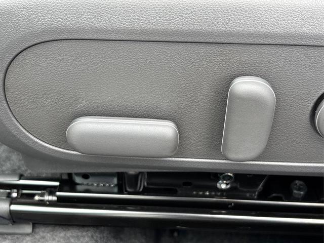 Photo of 2025 Abyss Black Pearl Hyundai KONA