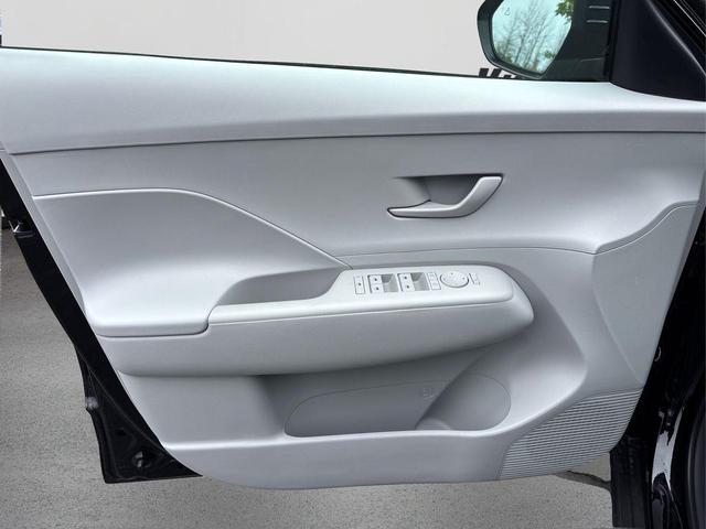 Photo of 2025 Abyss Black Pearl Hyundai KONA