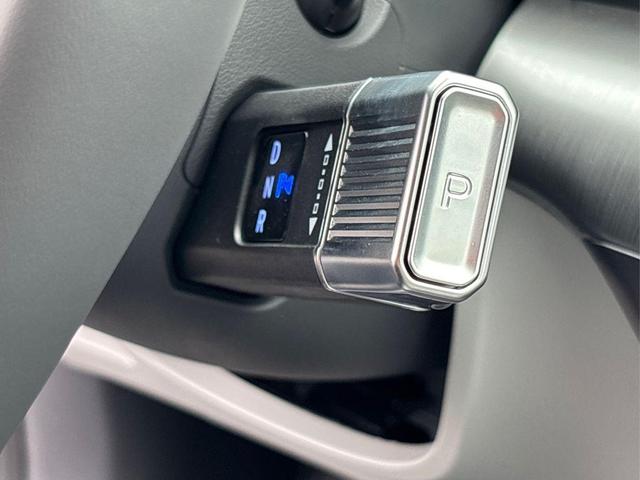 Photo of 2025 Abyss Black Pearl Hyundai KONA