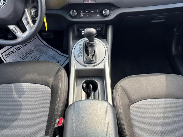 Photo of 2015 Mineral Silver Kia Sportage