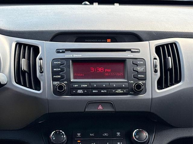 Photo of 2015 Mineral Silver Kia Sportage