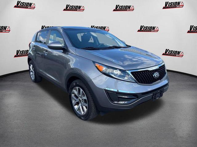 Photo of 2015 Mineral Silver Kia Sportage