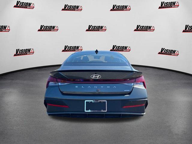 Photo of 2025 Amazon Gray Hyundai ELANTRA HEV