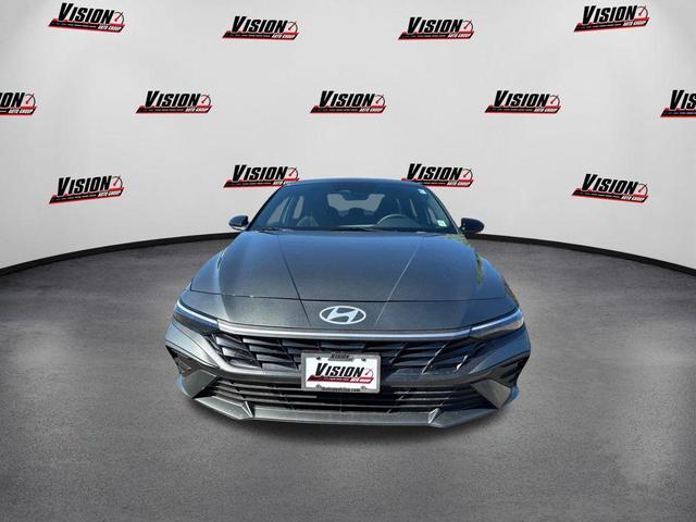 Photo of 2025 Amazon Gray Hyundai ELANTRA HEV