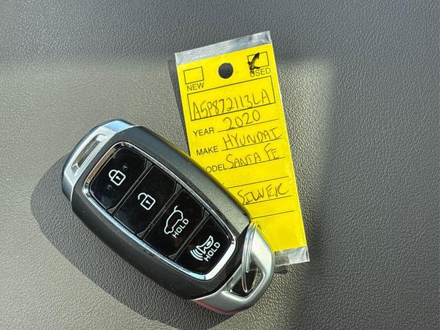 Photo of 2020 Shimmering Silver Pearl Hyundai SANTA FE