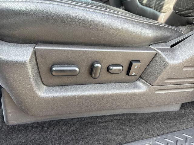 Photo of 2013 White Platinum Clearcoat Metallic Ford F-150