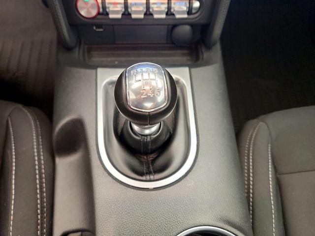 Photo of 2022 Black Ford Mustang