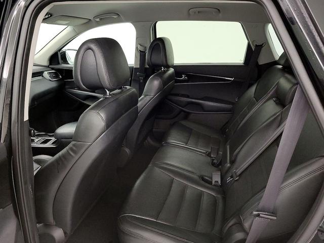 Photo of 2016 Black Kia Sorento