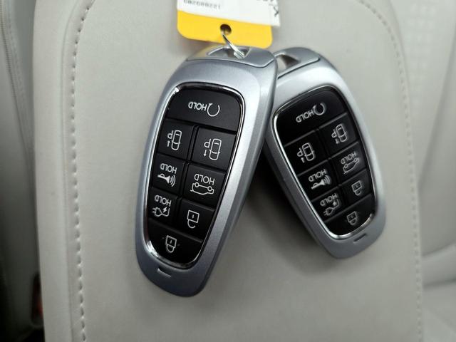 Photo of 2023 Gray Hyundai IONIQ 5