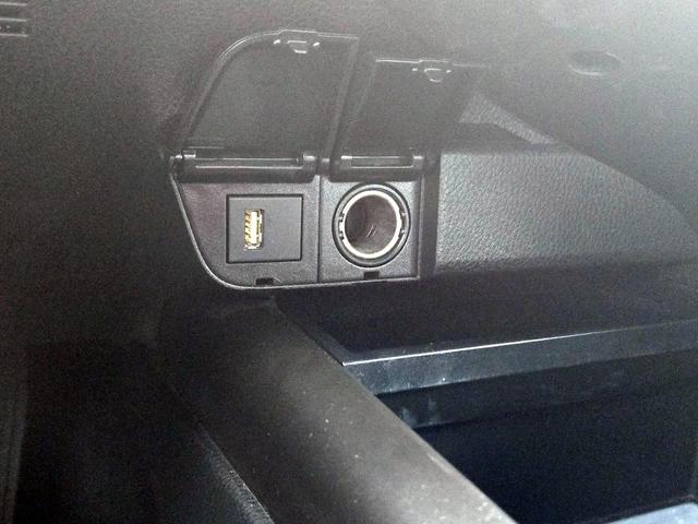Photo of 2021 White Toyota Camry