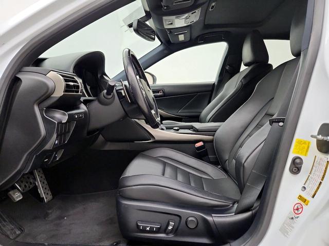 Photo of 2016 White Lexus IS 200t