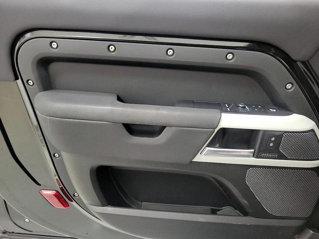 Photo of 2022 Black Land Rover Defender