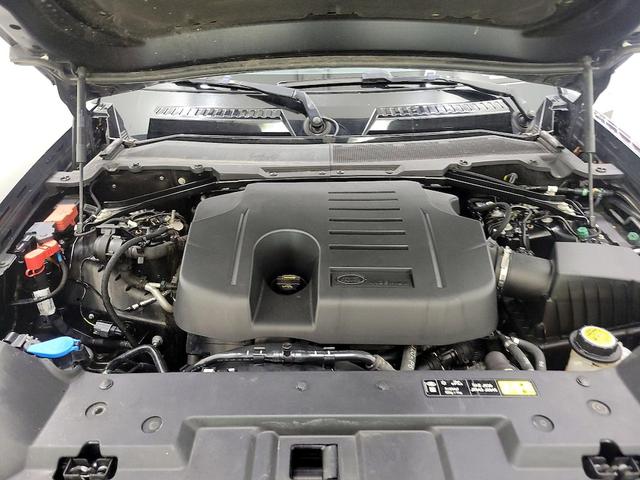 Photo of 2022 Black Land Rover Defender