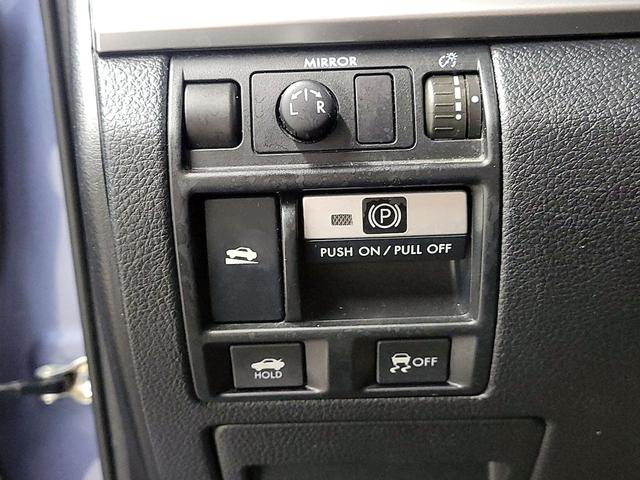 Photo of 2014 Blue Subaru Legacy