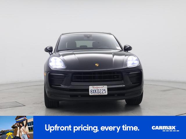 Photo of 2022 Black Porsche Macan