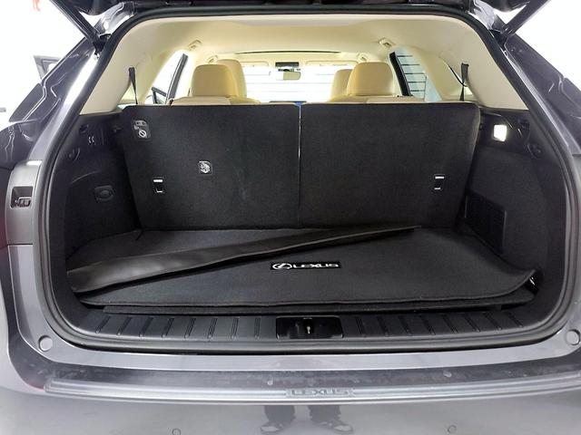 Photo of 2022 Gray Lexus RX 450h