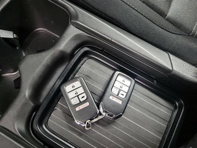 Photo of 2022 White Honda CR-V