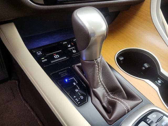 Photo of 2019 White Lexus RX 450h