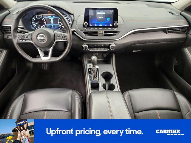 Photo of 2022 Blue Nissan Altima