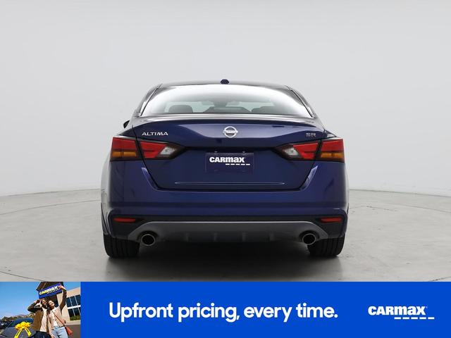 Photo of 2022 Blue Nissan Altima