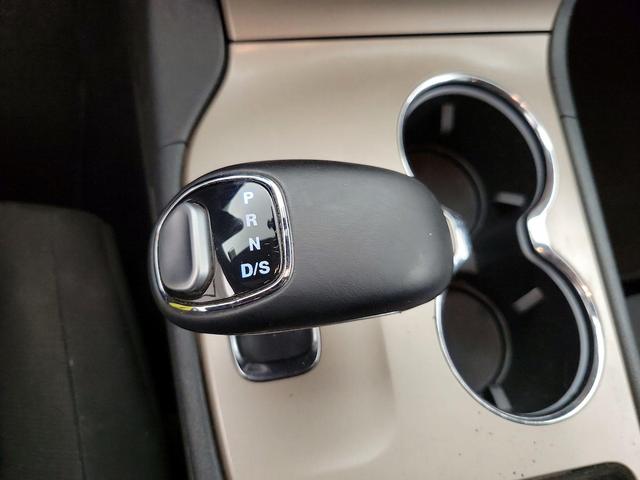 Photo of 2015 Gray Jeep Grand Cherokee