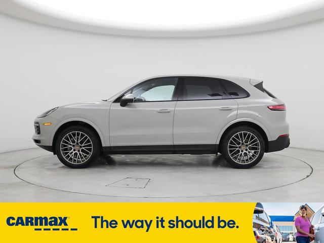 Photo of 2023 Gray Porsche Cayenne