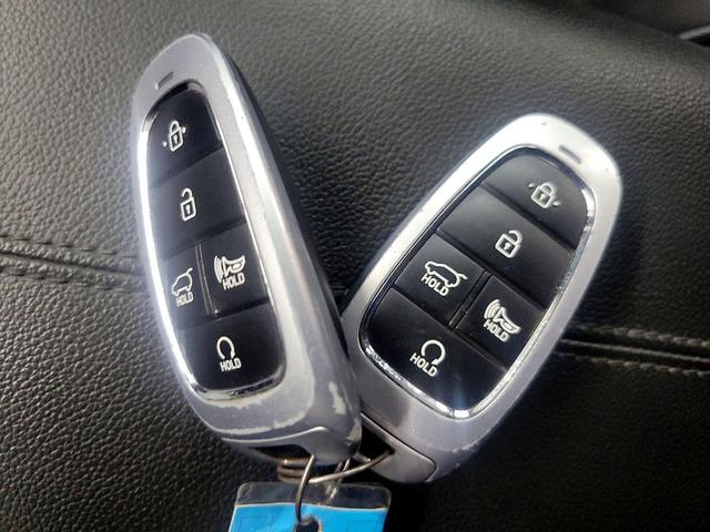 Photo of 2022 Gray Hyundai TUCSON