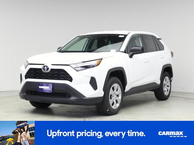 Photo of 2024 White Toyota RAV4