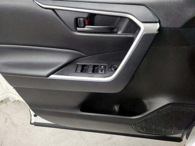 Photo of 2024 White Toyota RAV4