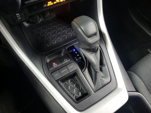 Photo of 2024 White Toyota RAV4