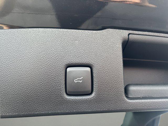 Photo of 2025 Agate Black Metallic Ford Escape