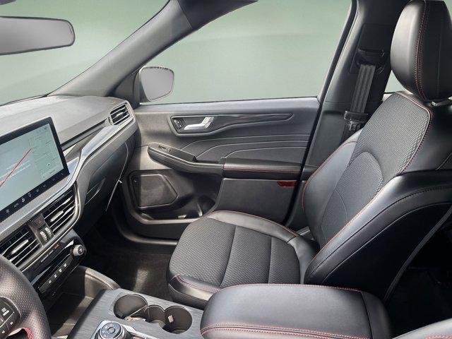 Photo of 2025 Agate Black Metallic Ford Escape