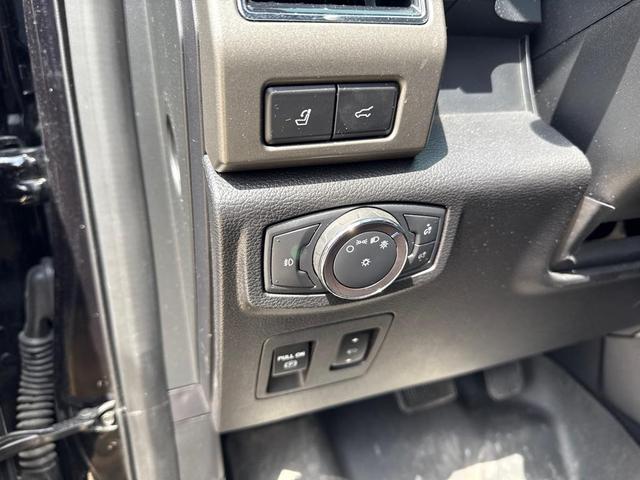 Photo of 2019 Agate Black Metallic Ford Expedition