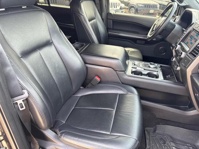 Photo of 2019 Agate Black Metallic Ford Expedition